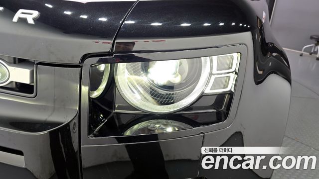 Land Rover Defender 110 D250 SE