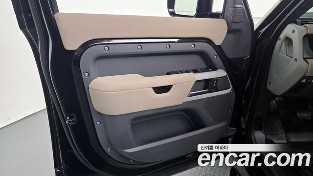Land Rover Defender 110 D250 SE