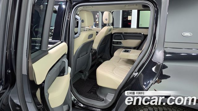 Land Rover Defender 110 D250 SE