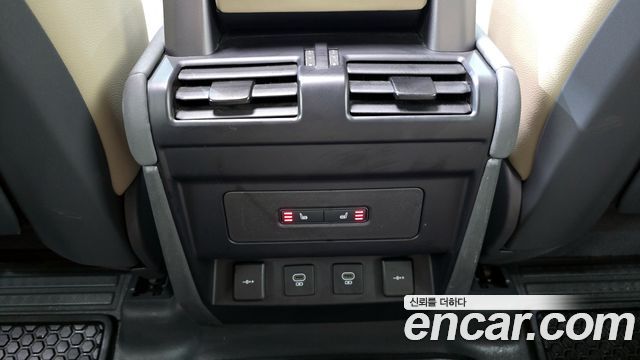 Land Rover Defender 110 D250 SE