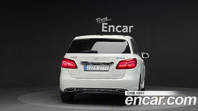 Mercedes-Benz B-Class B220