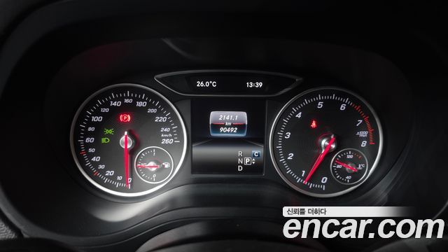 Mercedes-Benz B-Class B220