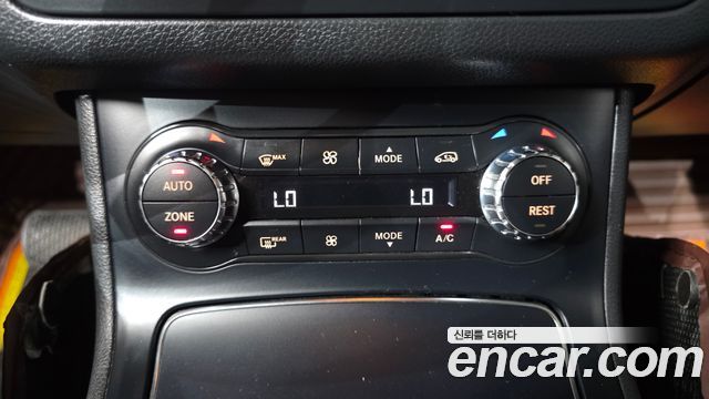 Mercedes-Benz B-Class B220