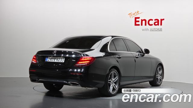 Mercedes-Benz E-Class E300 4MATIC AMG Line