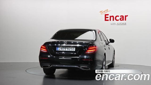 Mercedes-Benz E-Class E300 4MATIC AMG Line