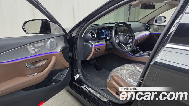 Mercedes-Benz E-Class E300 4MATIC AMG Line