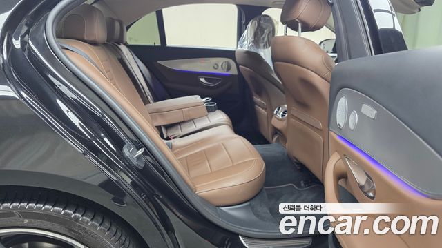 Mercedes-Benz E-Class E300 4MATIC AMG Line