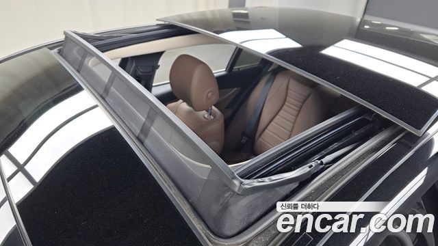 Mercedes-Benz E-Class E300 4MATIC AMG Line