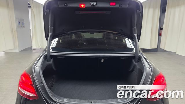 Mercedes-Benz E-Class E300 4MATIC AMG Line
