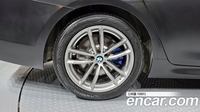 BMW 5-Series 520d xDrive M Sport Package Plus