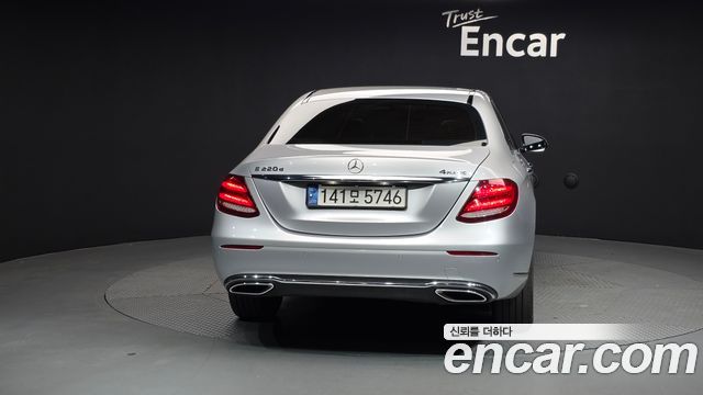 Mercedes-Benz E-Class E220d 4MATIC Exclusive