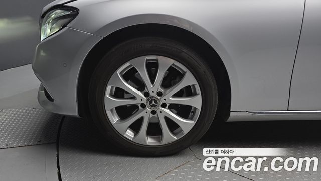 Mercedes-Benz E-Class E220d 4MATIC Exclusive