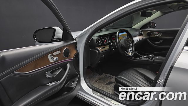 Mercedes-Benz E-Class E220d 4MATIC Exclusive