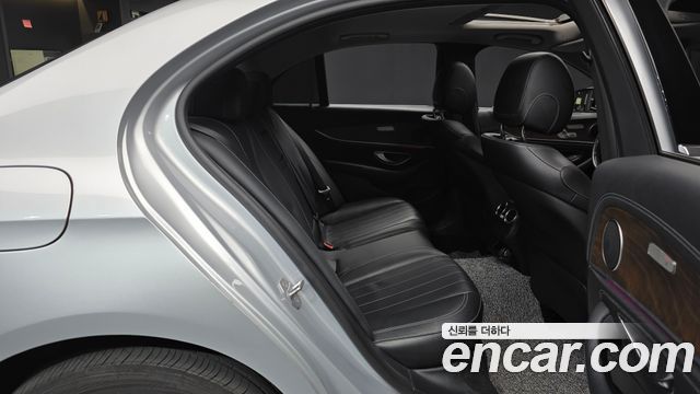 Mercedes-Benz E-Class E220d 4MATIC Exclusive