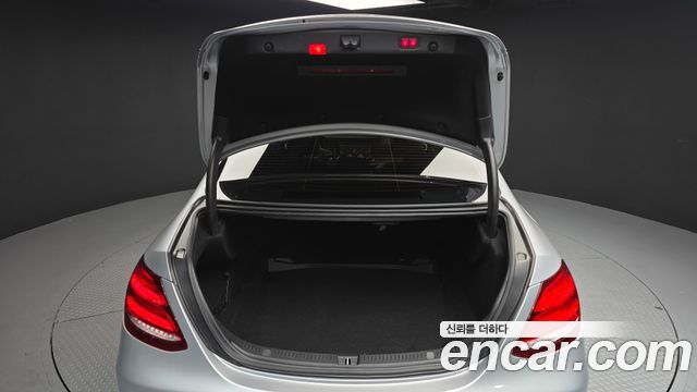 Mercedes-Benz E-Class E220d 4MATIC Exclusive
