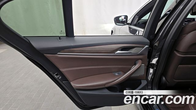 BMW 5-Series 520i M Sport