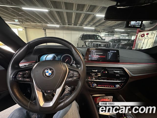 BMW 5-Series 530i xDrive M Sport Package Plus