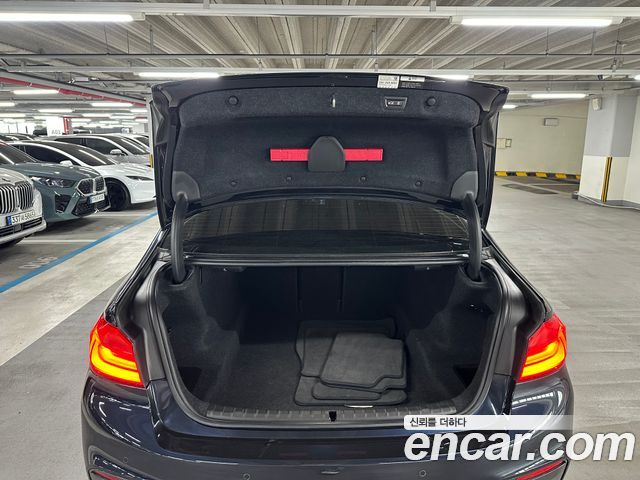 BMW 5-Series 530i xDrive M Sport Package Plus