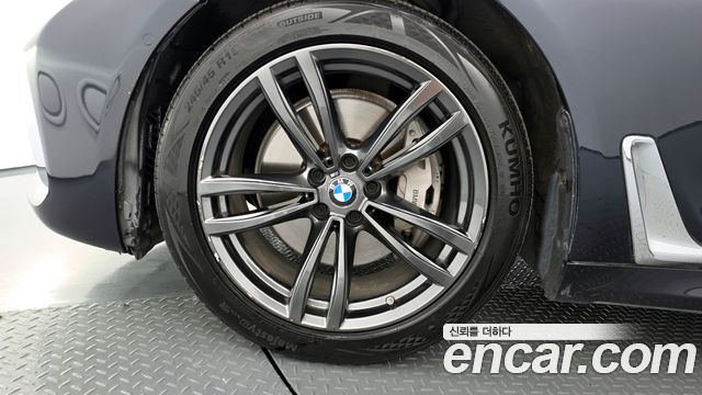 BMW 7-Series 740Li xDrive M Sport Package