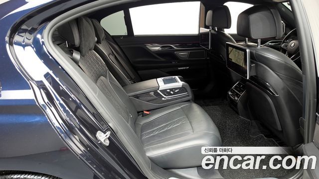 BMW 7-Series 740Li xDrive M Sport Package
