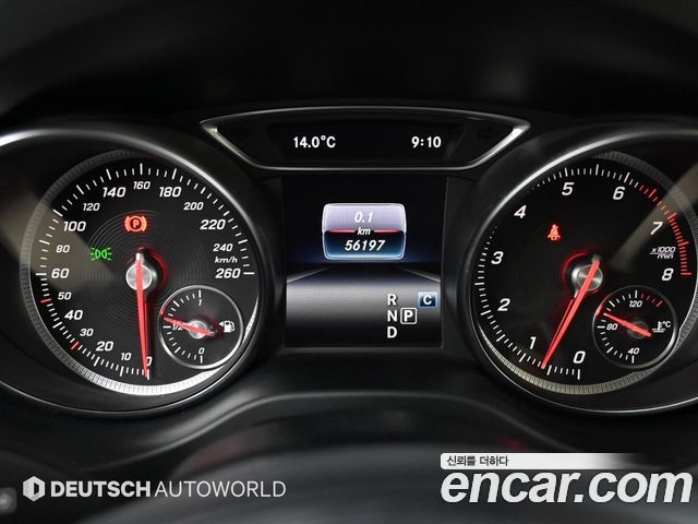 Mercedes-Benz GLA-Class GLA220 Premium