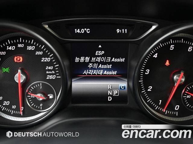 Mercedes-Benz GLA-Class GLA220 Premium