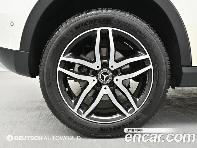 Mercedes-Benz GLA-Class GLA220 Premium
