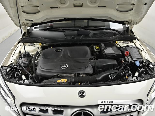 Mercedes-Benz GLA-Class GLA220 Premium