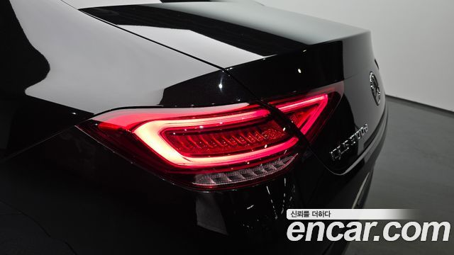Mercedes-Benz CLS-Class CLS300d AMG Line