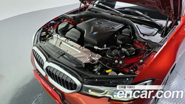 BMW 3-Series 320i