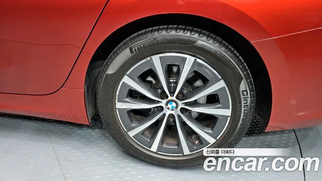 BMW 3-Series 320i