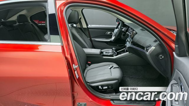 BMW 3-Series 320i