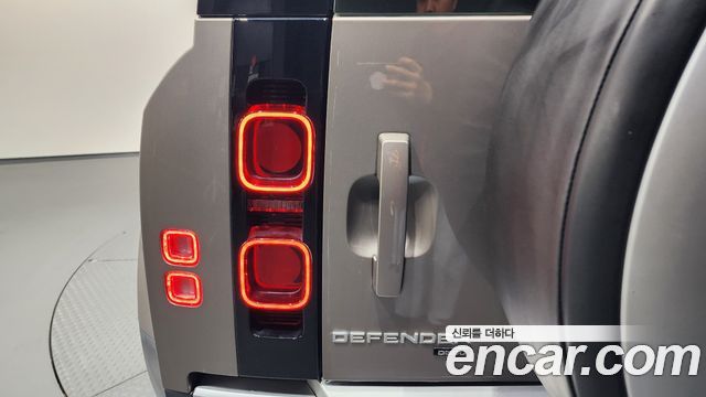 Land Rover Defender 110 D300 HSE