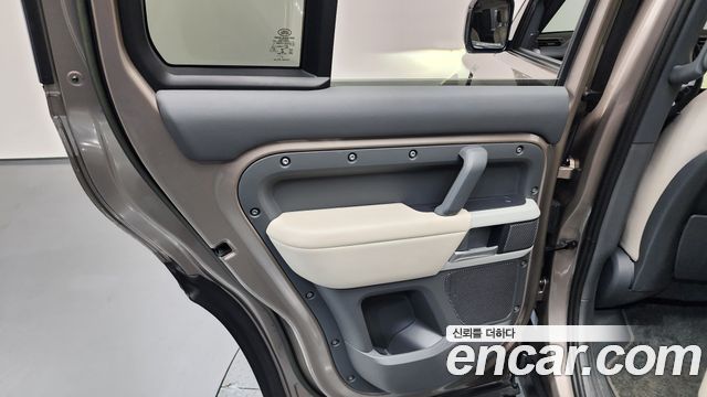 Land Rover Defender 110 D300 HSE