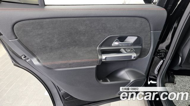 Mercedes-Benz GLB-Class AMG GLB35 4MATIC