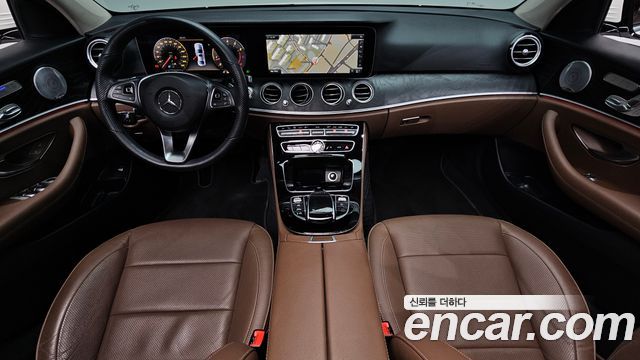Mercedes-Benz E-Class E300 4MATIC Avnatgarde