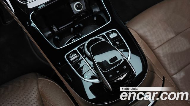 Mercedes-Benz E-Class E300 4MATIC Avnatgarde