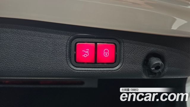 Mercedes-Benz E-Class E300 4MATIC Avnatgarde