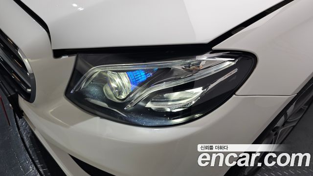 Mercedes-Benz E-Class E300 4MATIC Avnatgarde