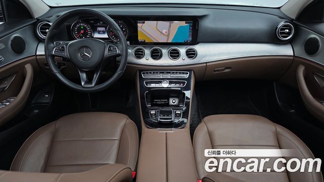 Mercedes-Benz E-Class E200 Avantgarde