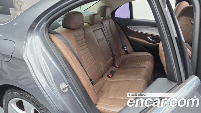 Mercedes-Benz E-Class E200 Avantgarde