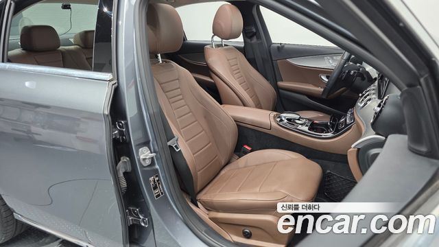 Mercedes-Benz E-Class E200 Avantgarde