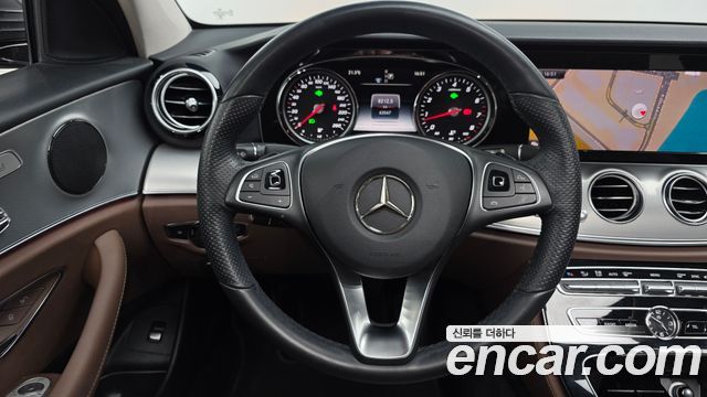 Mercedes-Benz E-Class E200 Avantgarde