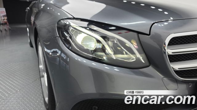 Mercedes-Benz E-Class E200 Avantgarde