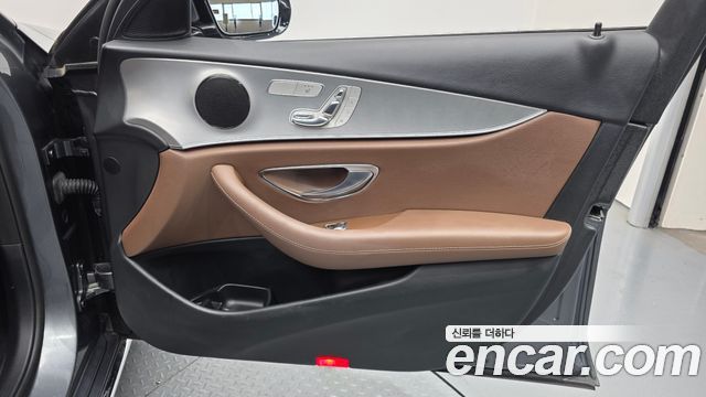 Mercedes-Benz E-Class E200 Avantgarde