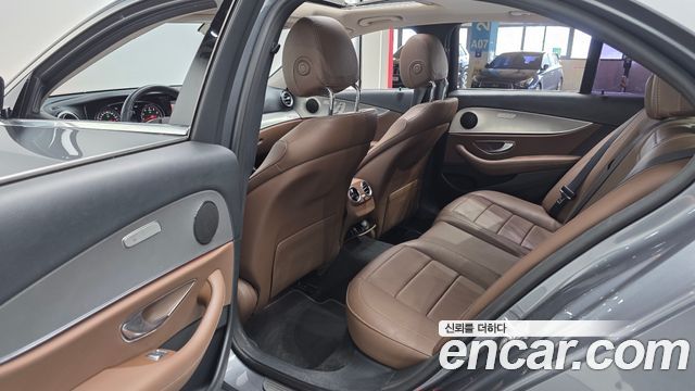 Mercedes-Benz E-Class E200 Avantgarde