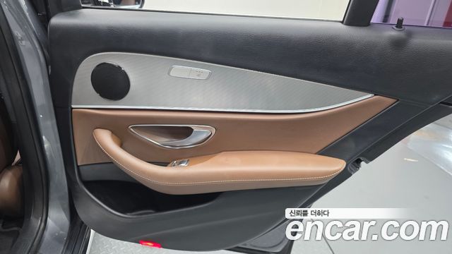 Mercedes-Benz E-Class E200 Avantgarde