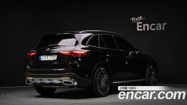 Mercedes-Benz GLC-Class GLC300 4MATIC AMG Line