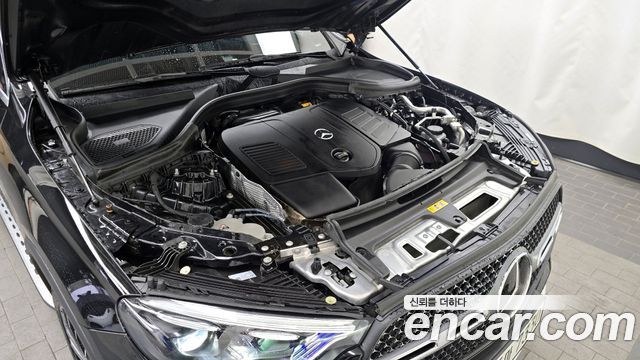 Mercedes-Benz GLC-Class GLC300 4MATIC AMG Line