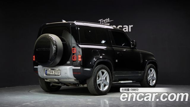 Land Rover Defender 90 D250 SE